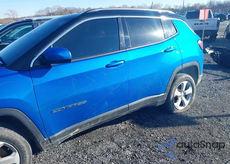 2018 Jeep Compass Latitude 4X4 из США, поврежденный, VIN 3C4NJDBB3JT167790